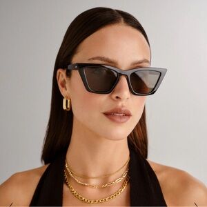 LE SPECS Sunglasses Velodrome in Black Cat Eye